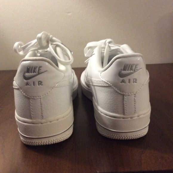 NEW NIB Nike Air Force 1 LV - Picture 6 of 8